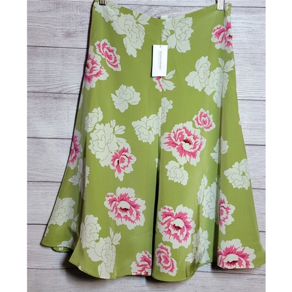 Banana Republic 100% Silk Women's Skirt Size 0 Floral Flowy Pastel Green Lined - Picture 4 of 14